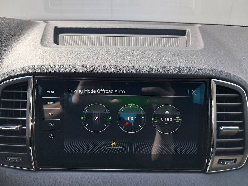 Škoda Karoq (2025) Top SELECTION 2.0 TDI / 110 kW - fotka 14 z 33