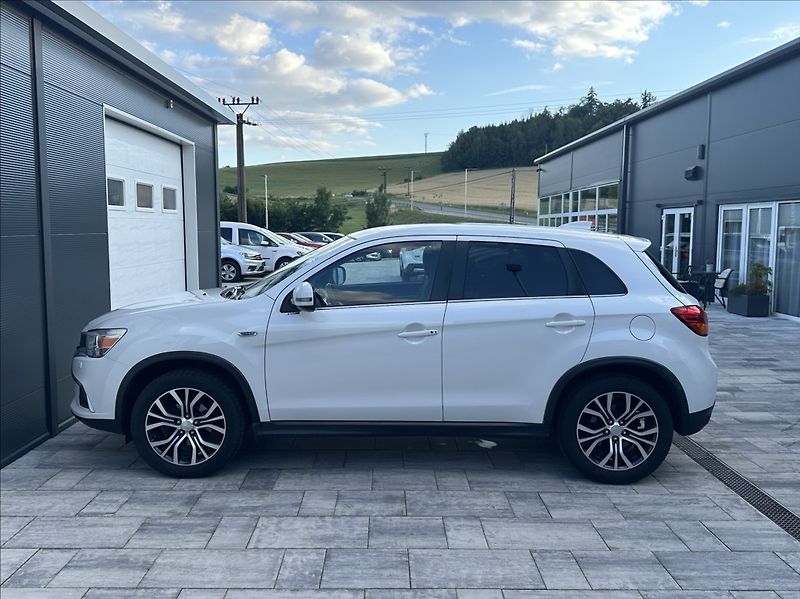 Mitsubishi ASX 2,2 DI-D 150PS  Intense+ A/T 4 - fotka 11 z 51