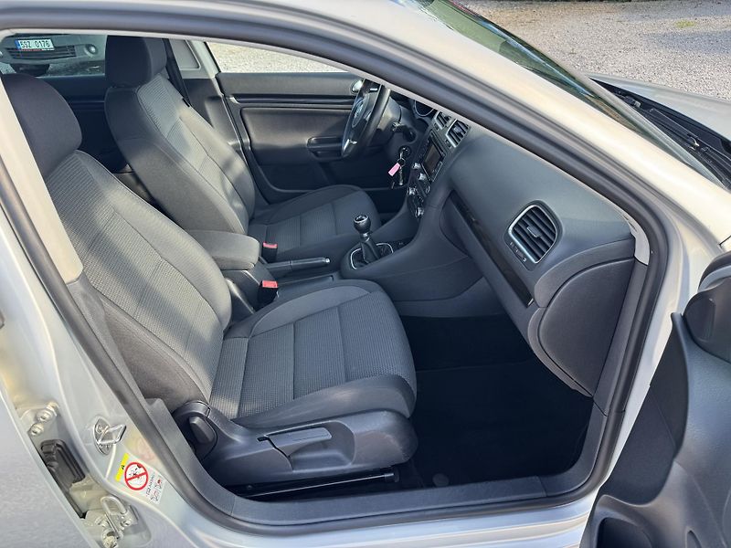 Volkswagen Golf Variant (2010) 1.4TSi,rezervace - fotka 21 z 41
