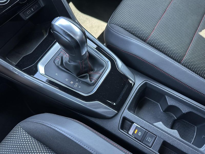 Volkswagen T-Roc 2.0 TDI DSG SPORT - fotka 17 z 23