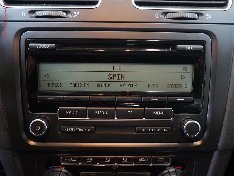 Volkswagen Golf (2010) 1.6TDi, AC, STK10/27 - fotka 12 z 13