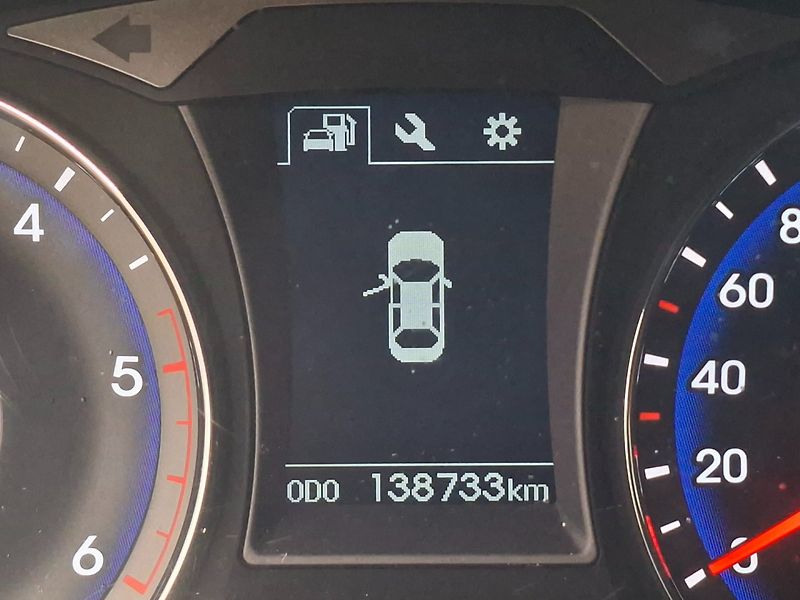 Hyundai i40 (2018) SW 1.7CRDi 104kW -ČR-KAMERA - fotka 18 z 38