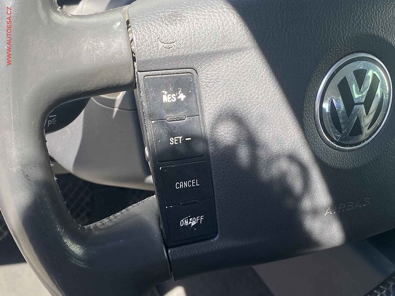 Volkswagen Touareg (2003) 2.5 TDi 4x4 R5, Šíbr, kůže - fotka 13 z 17