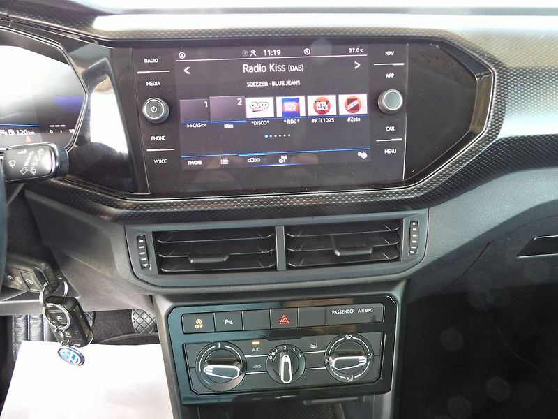 Volkswagen T-Cross 1.0TSI 70kW Virtual ACC CarPla - fotka 8 z 32