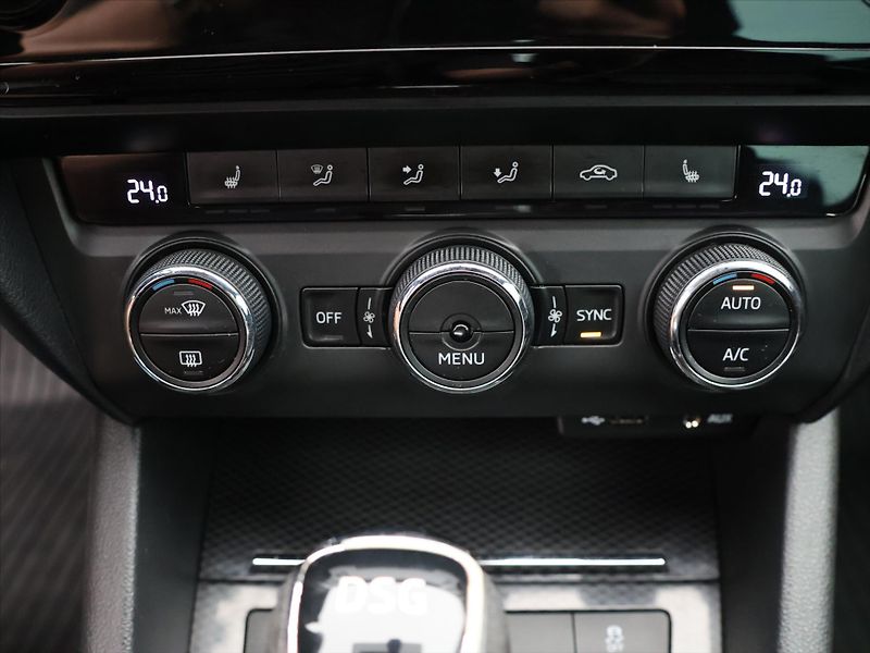 Škoda Octavia 2,0 TDi 4x4 DSG RS CZ - fotka 20 z 30