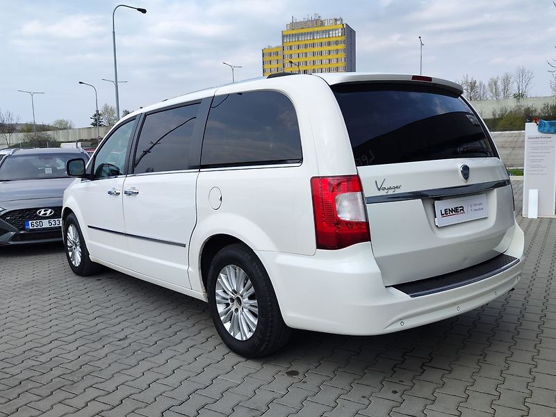 Lancia Voyager 2.8 CRD/120kW 7.Míst ČR - fotka 7 z 36
