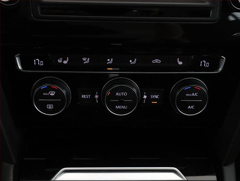 Volkswagen Passat (2016) 2.0 TDI, Automat, Serv.kniha - fotka 12 z 18