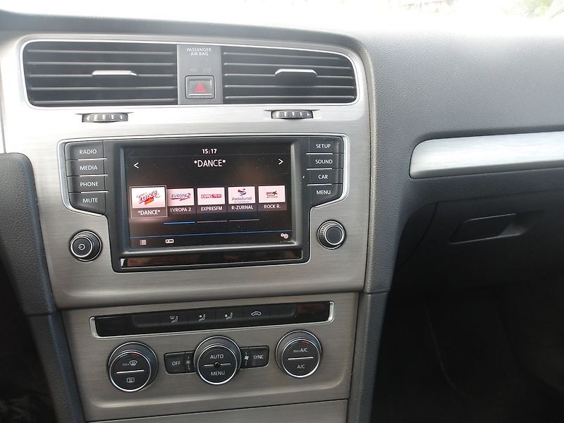 Volkswagen Golf 1,4TSi 92kW ČR ! 2.MAJ.! - fotka 20 z 27