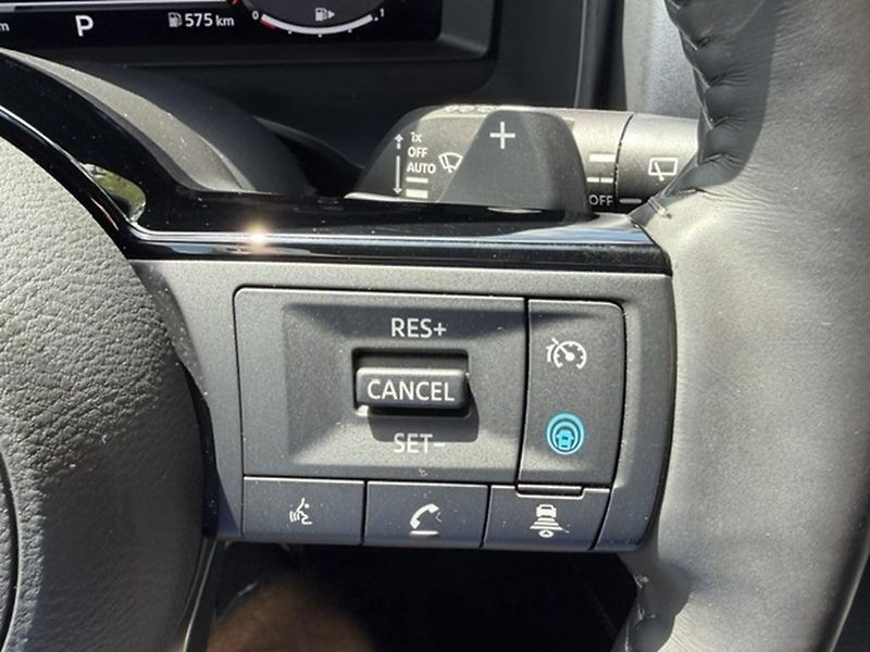 Nissan Qashqai 1.3 DIG-T 116kw Automat - fotka 26 z 43