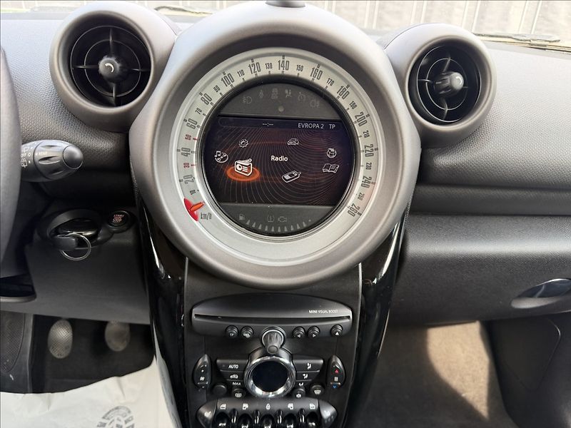 Mini Countryman 1.6 i - fotka 9 z 14