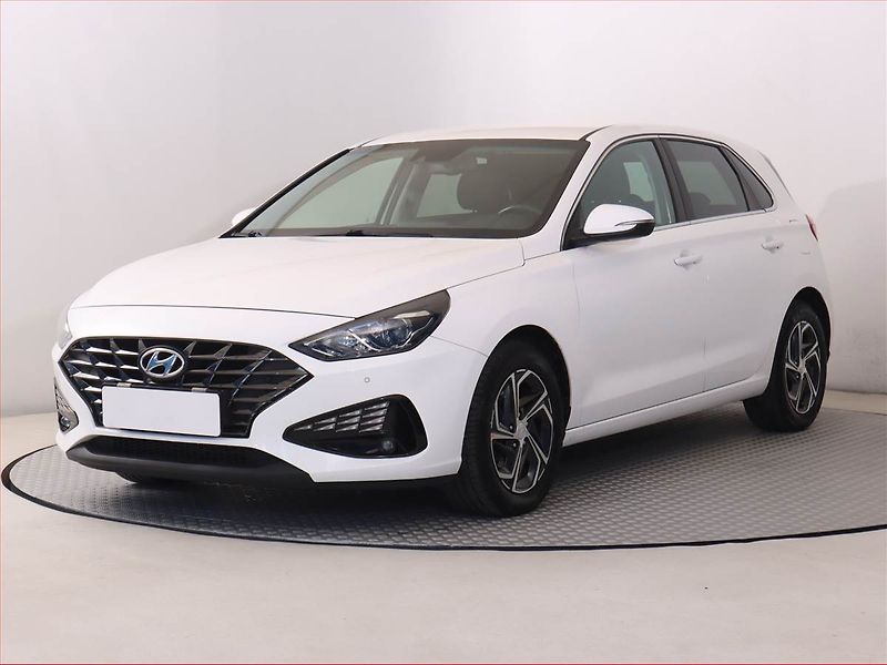 Hyundai i30 (2023) Family 1.5 DPI, Serv.kniha - fotka 2 z 19