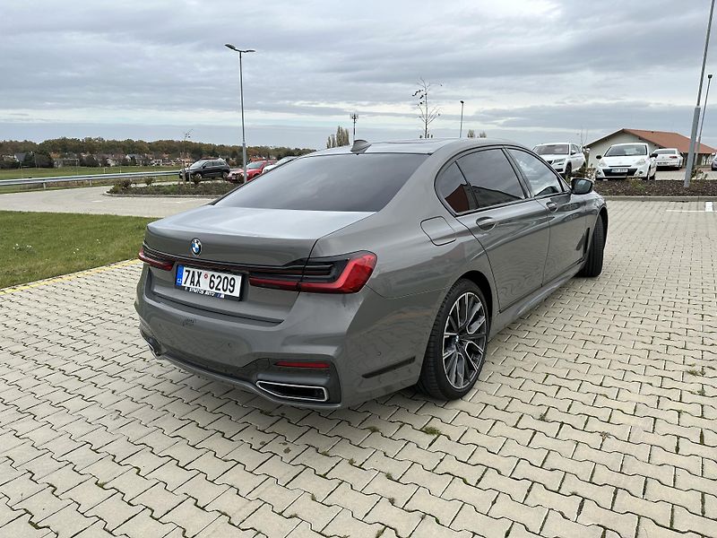 BMW Řada 7 (2019) BMW 745Le xDrive LONG aut. ser - fotka 4 z 57