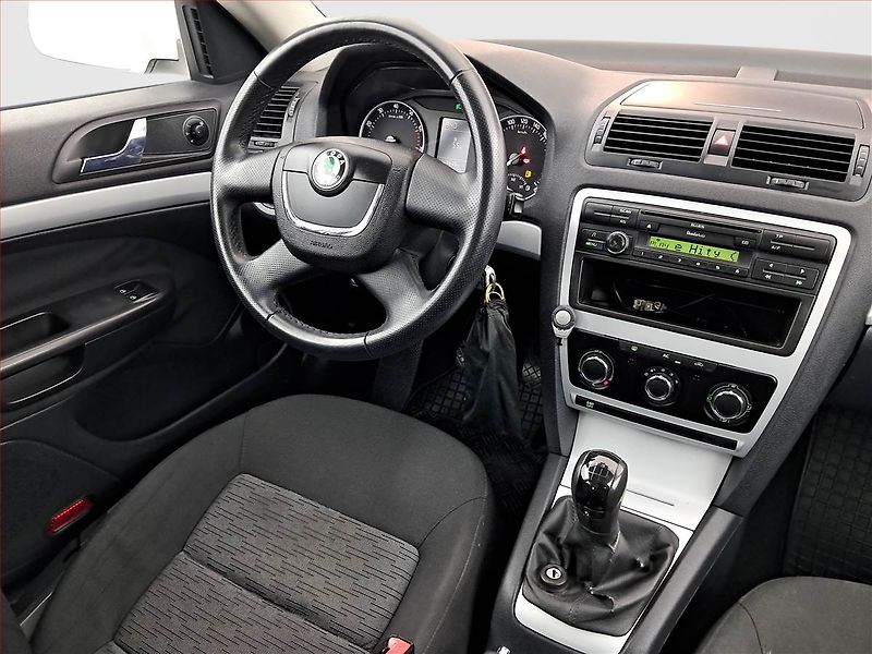Škoda Octavia (2009) 1.6, po STK, jezdí výborně - fotka 7 z 14