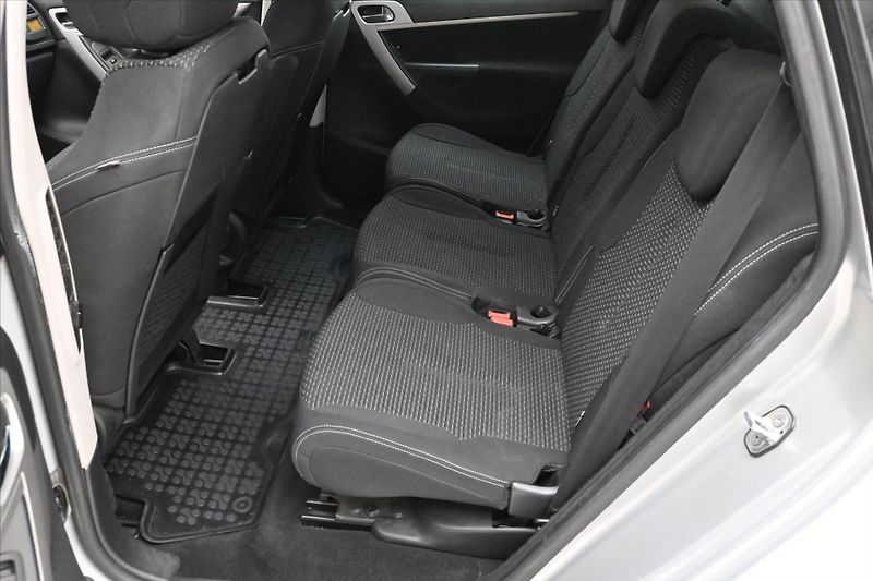 Citroën C4 Picasso 1,6 HDi 80 kW KLIMA Tažné - fotka 13 z 27