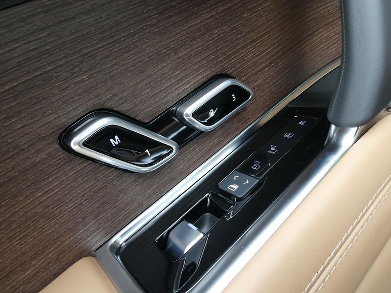 Land Rover Range Rover 4,4 Autobiography P530 - fotka 15 z 44