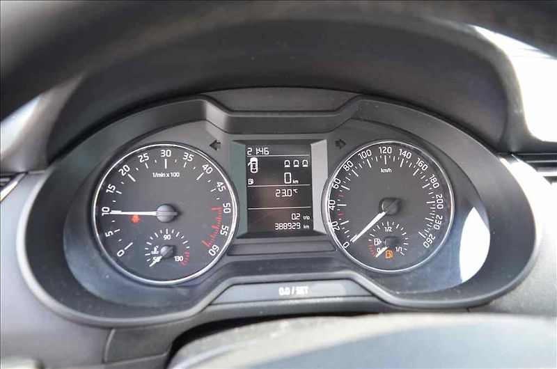 Škoda Octavia (2015) COMBI III. 1,6 TDI 4X4 - fotka 27 z 28