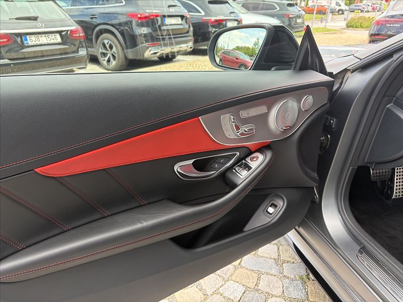 Mercedes-Benz Třídy C AMG C 63 S coupe - fotka 4 z 27