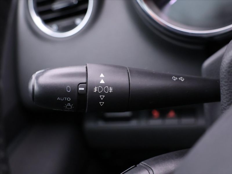 Peugeot 5008 1,6 HDI 82kW Family CZ - fotka 18 z 36