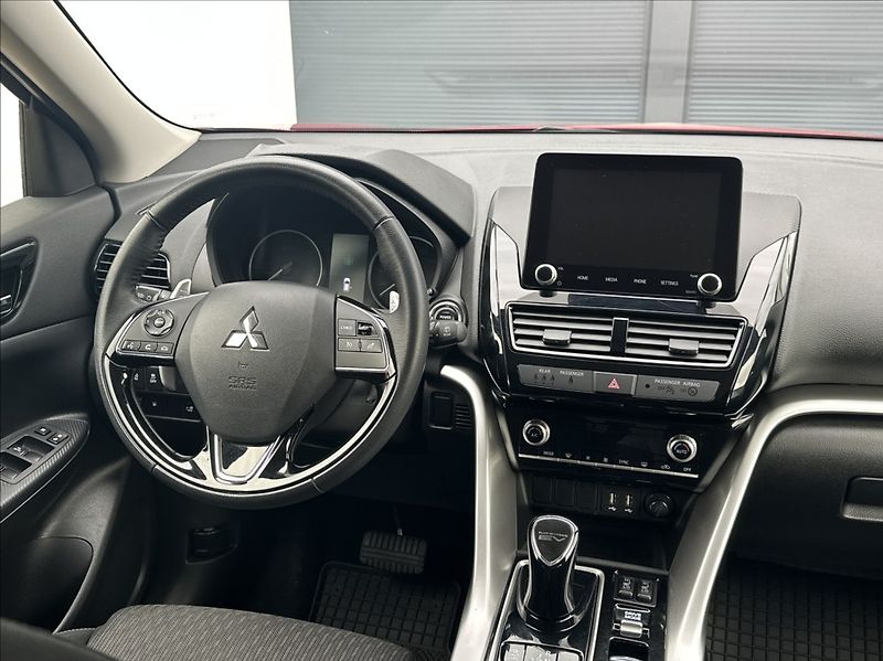 Mitsubishi Eclipse Cross 2,4 PHEV 188PS  A/T 4x4 - fotka 23 z 52