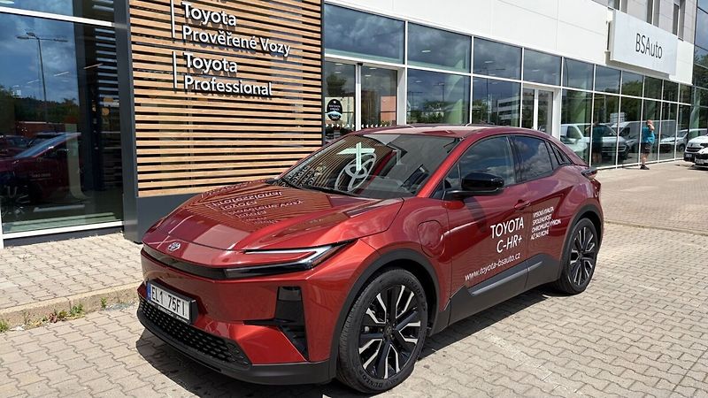 Toyota C-HR Style Dynamic 73 kWh  FWD - fotka 1 z 18