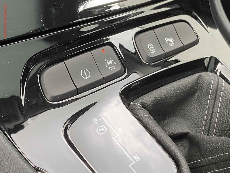 Opel Grandland X (2019) 1.6 T, Innovation, AT, TZ - fotka 19 z 20