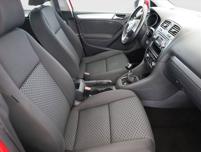 Volkswagen Golf (2009) 1.4 16V, Serv.kniha - fotka 7 z 17