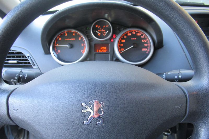 Peugeot 207 SW 1.4i KLIMA NOVÁ STK - fotka 11 z 18