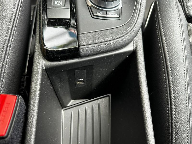 BMW X1 2,0 140kW-xDRIVE-CZ-DPH-VÝBAVA - fotka 28 z 44