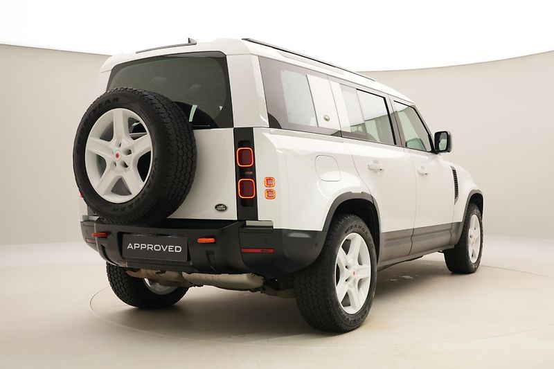 Land Rover Defender 110 D250 SE AWD AUT CZ - fotka 12 z 49