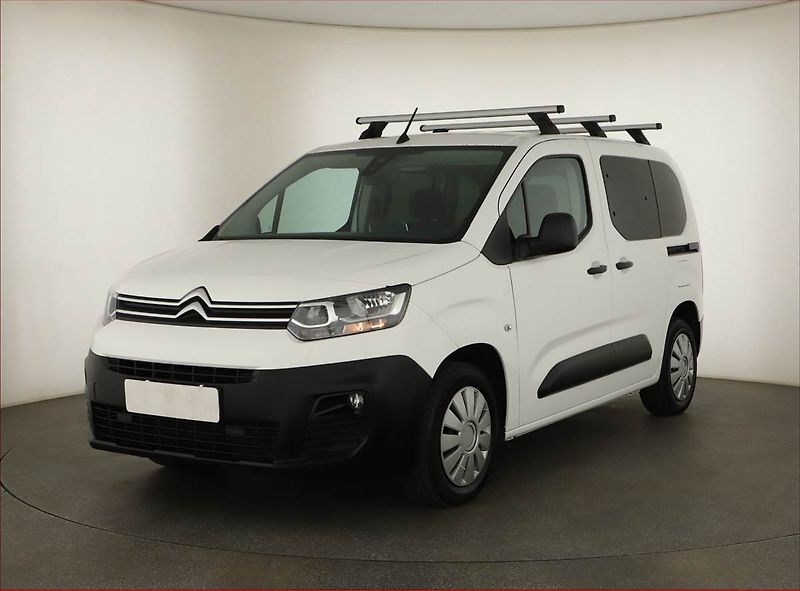 Citroën Berlingo (2022) Live Pack 1.2 PureTech, 5Míst - fotka 2 z 11