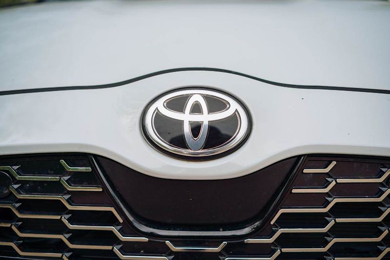 Toyota Yaris (2023) 1.5 VVT-i Hybrid - fotka 8 z 32
