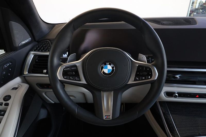 BMW X7 xDrive40d - fotka 12 z 21