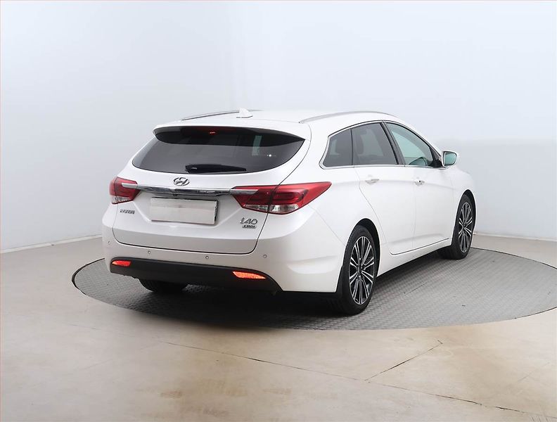 Hyundai i40 (2016) Premium 1.7 CRDi, Kůže, Navi - fotka 5 z 15