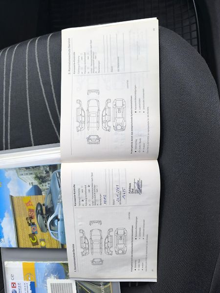 Opel Corsa (2007) 1.4 1.MAJITEL,SERVISNI KÍŽKA - fotka 25 z 33