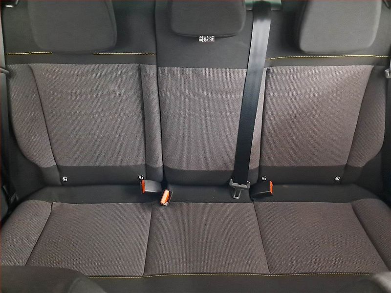 Citroën C3 (2020) 1.2 PureTech, ČR,1.maj - fotka 10 z 17