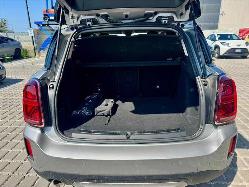 Mini Countryman 2,0 D Cooper F60 110kw Automat - fotka 15 z 17
