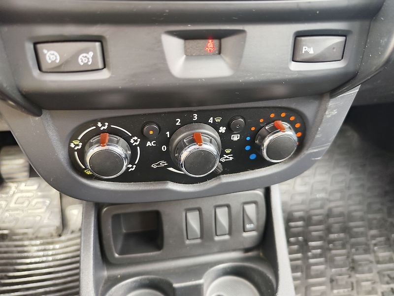 Dacia Duster 1.2 TCE/92kW Artica - fotka 15 z 25