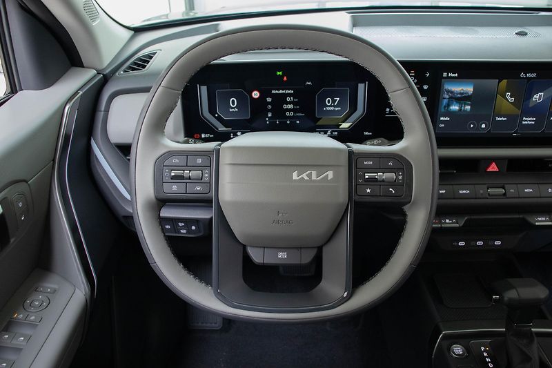 Kia Seltos 1,6 T-GDi GPF 4x2 7DCT EXCLUSI - fotka 9 z 16