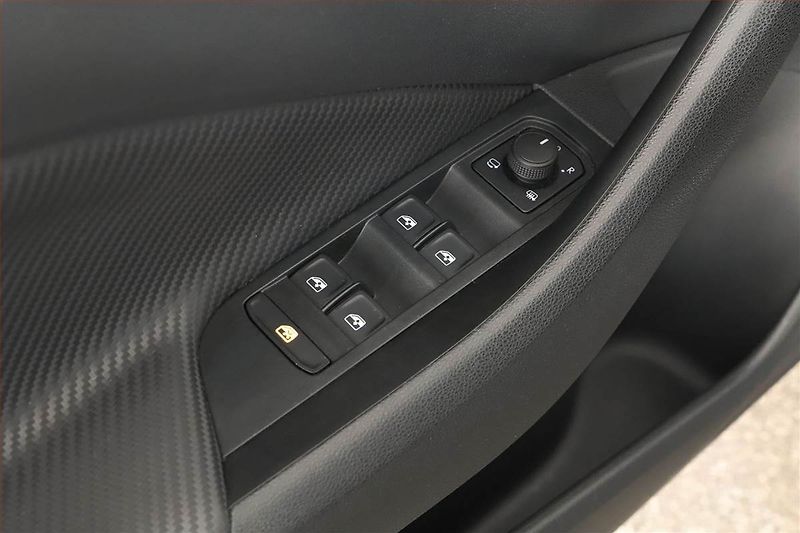 Škoda Scala (2025) 1.0 TSI, MONTE CARLO, DPH - fotka 18 z 18