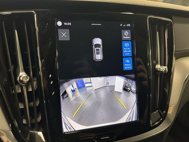 Volvo V60 (2025) ULTRA DARK DCT LED Panora HUD - fotka 27 z 43