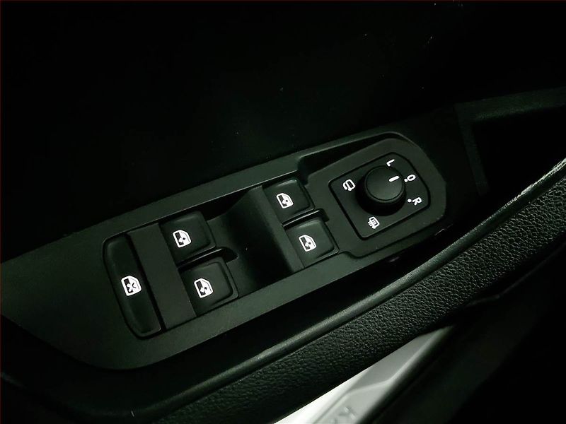 Škoda Karoq (2019) Ambition 1.5 TSI, Navi - fotka 18 z 21