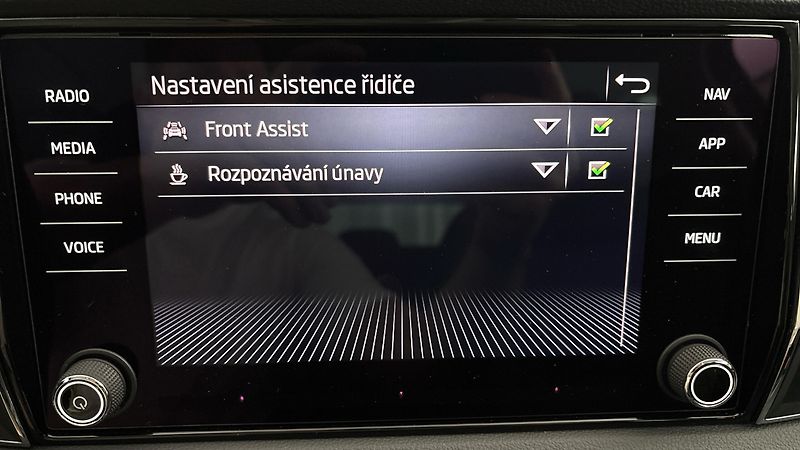 Škoda Karoq 2.0 TDI DSG Style - fotka 25 z 28