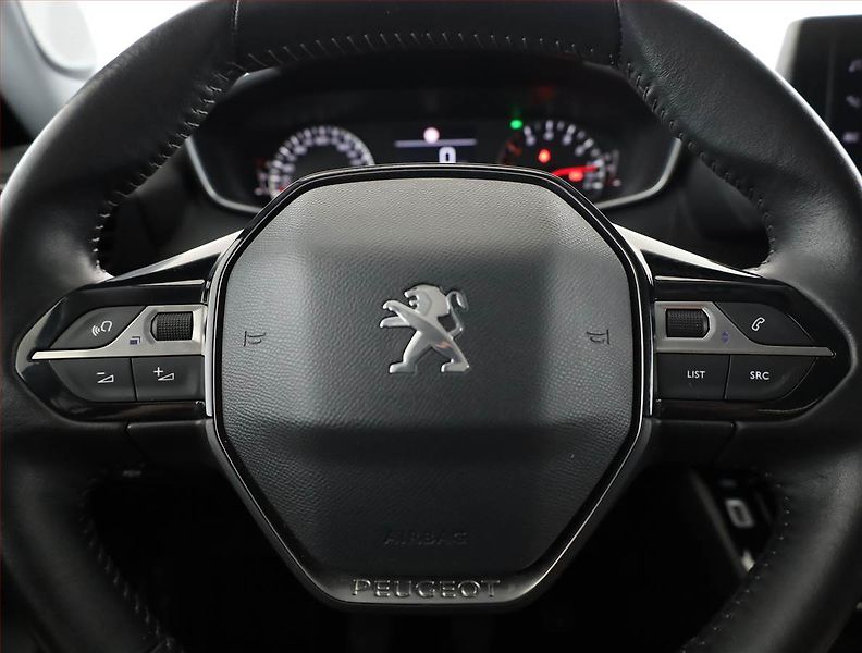 Peugeot 2008 (2021) 1.2 PureTech, Serv.kniha, Kůže - fotka 8 z 19