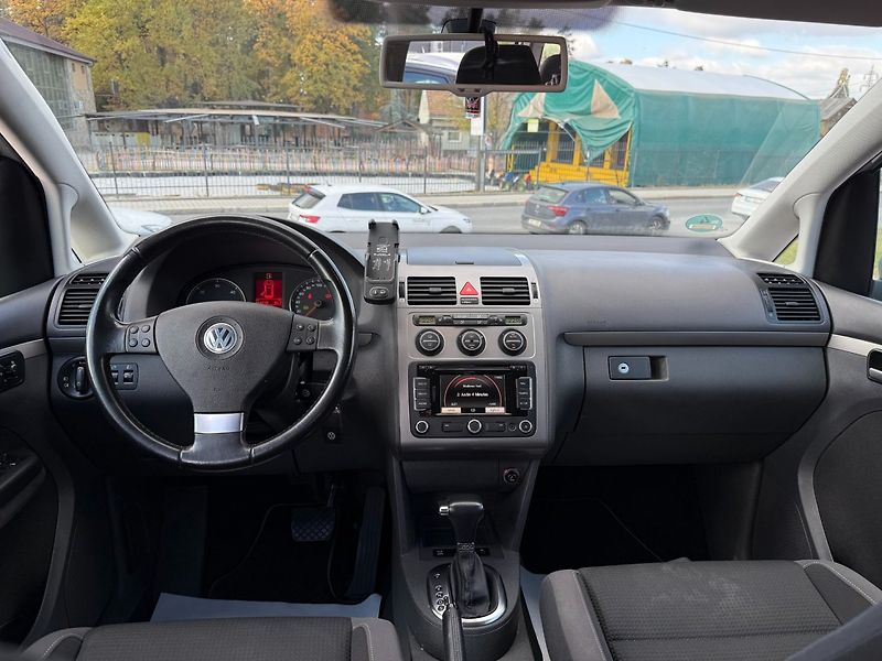 Volkswagen Touran (2009) 1.9TDI 77kW *Tažné*ALU*Servis* - fotka 18 z 21