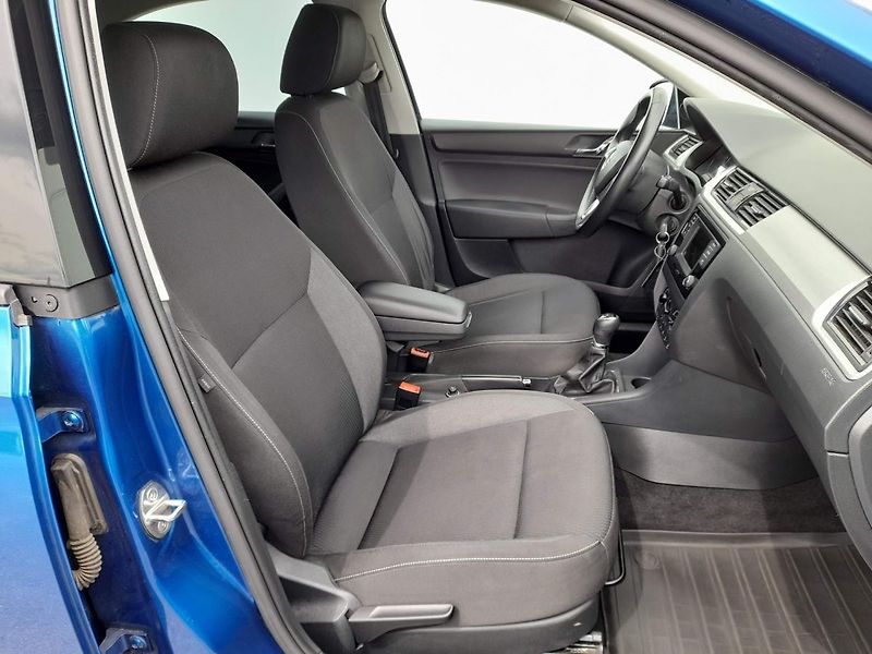 Škoda Rapid AMBITION FRESH 1.2TSi 81KW 6MP - fotka 16 z 20