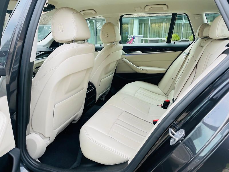 BMW Řada 5 520D AUT KAMERA SERVISKA - fotka 36 z 58