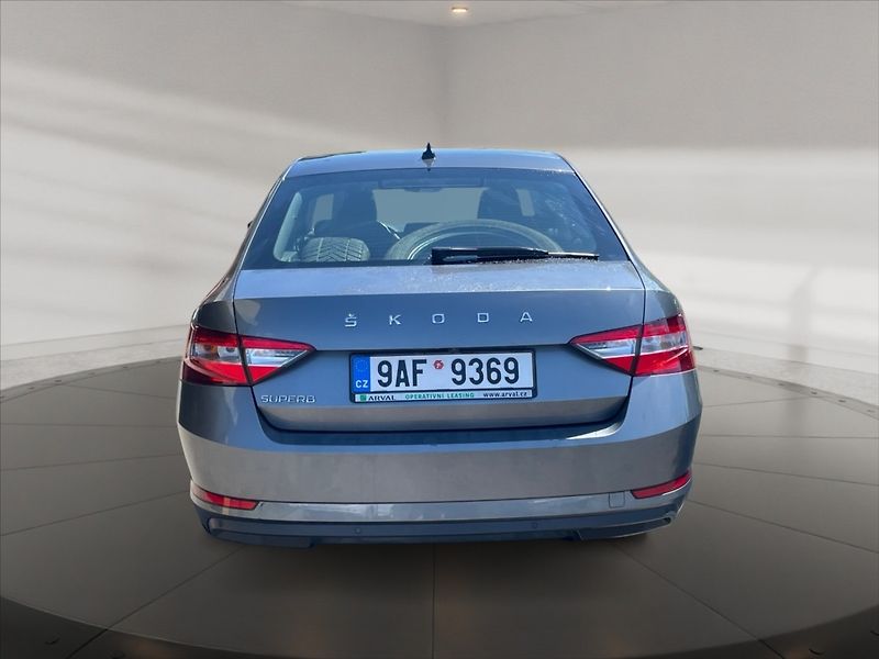 Škoda Superb 2,0 TDI 110 Ambition - fotka 5 z 11