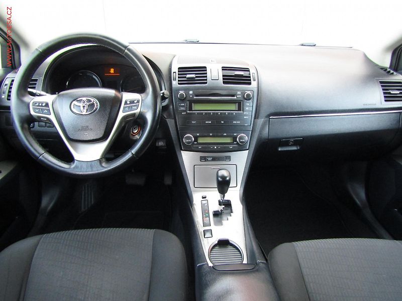 Toyota Avensis (2010) 1.8 i, AT, TZ - fotka 8 z 19