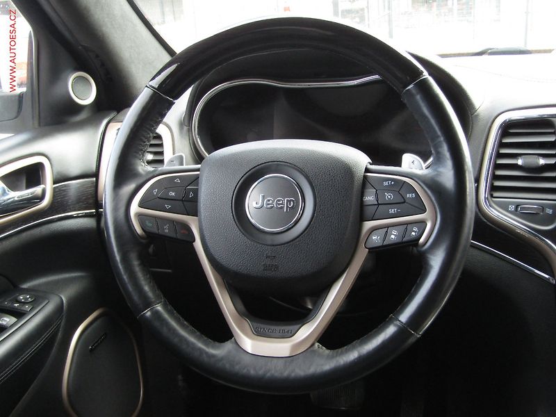 Jeep Grand Cherokee (2016) 3.0 CRD 4WD, ČR, Summit, AT - fotka 13 z 21