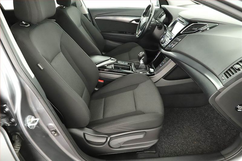 Hyundai i40 (2016) 1.7 CRDi, Navi, Tempomat - fotka 7 z 18